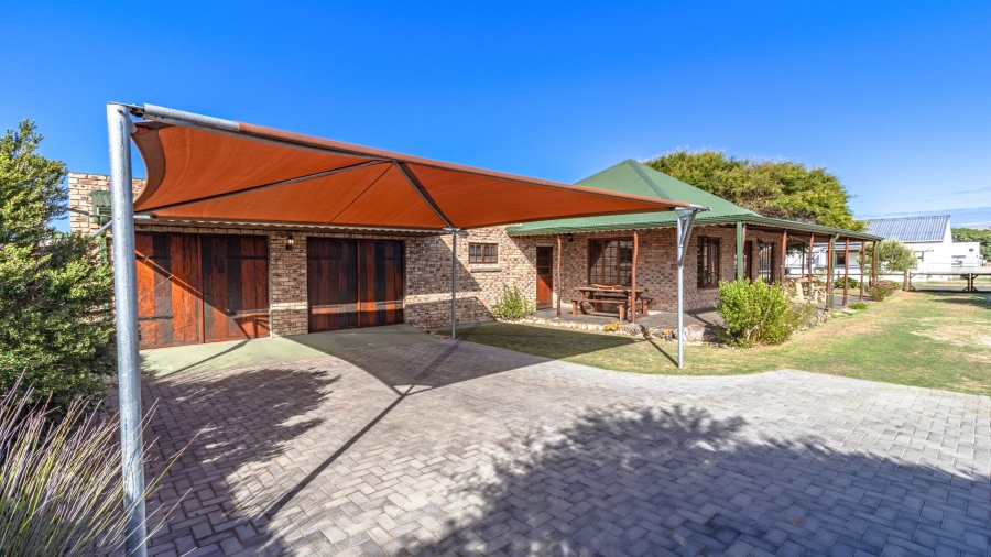 2 Bedroom Property for Sale in De Kelders Western Cape